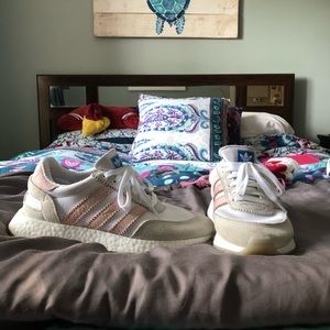 I-5923 adidas Pink & White Sneakers